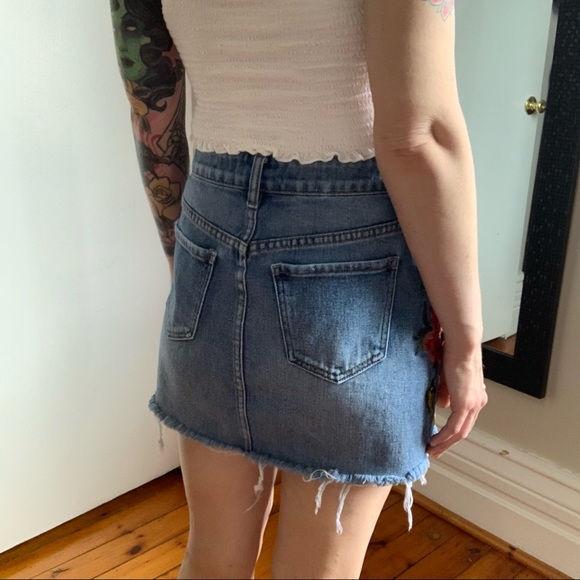 Gorgeous Embroidered Denim High Waisted Fray Skirt - Picture 14 of 14